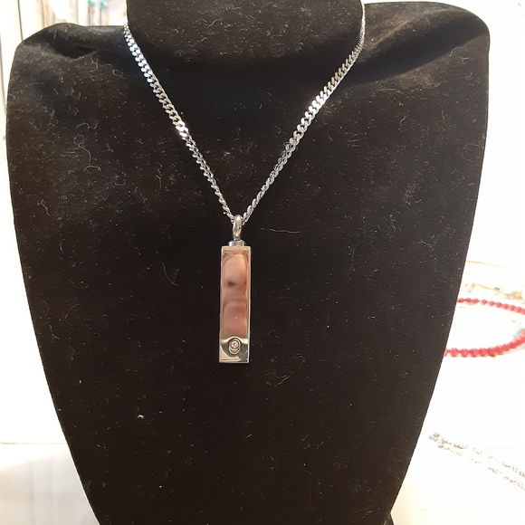 Titanium square urn necklace - Picture 2 of 2